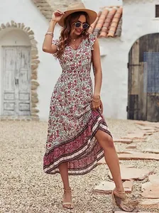 Vestido largo bohemio con estampado floral, escote en V y volantes para estilo de verano