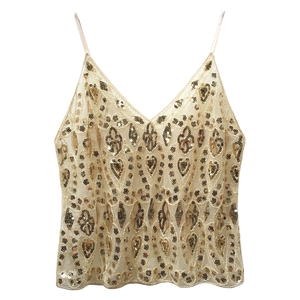 Top dorato con paillettes scintillanti, motivi a cuore e spalline sottili