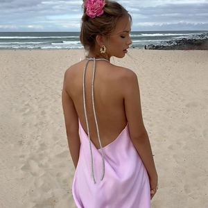 Robe Mini en Satin Sexy avec Col Halter et Dos Nu Bretelles en Chaîne de Strass Robe de Plage Moulante pour Femmes