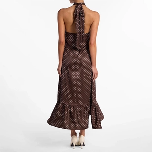 Robe maxi licou à pois marron élégante avec dos nu et grand nœud décoratif au dos
