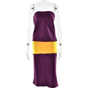 Eng anliegendes Schlauchkleid aus Satin-Patchwork in Lila und Gelb für den Sommer