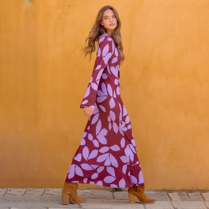 Robe maxi à manches longues avec imprimé floral vintage et coupe ajustée élégante