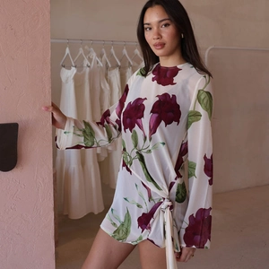 Robe Mini en Mousseline à Pois et Fleurs Élégante pour Femmes Manches Longues Col Rond avec Ruban Robe Courte Mode