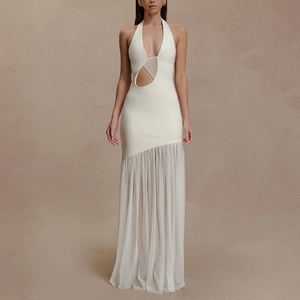 Robe longue élégante ivoire avec patchwork en mesh, dos nu et décolleté en V profond