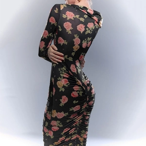 French vintage floral ruched bodycon dress in black with rose print for women