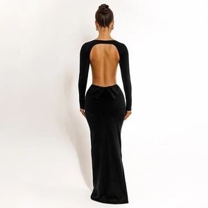Robe longue noire élégante dos nu à manches longues avec grand nœud pour soirée formelle
