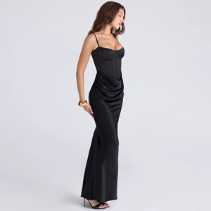 Elegantes schwarzes Korsett-Fischschwanz-Kleid mit Trägern und drapiertem Rockteil