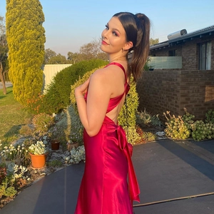 Robe Maxi en Satin Dos Nu Sexy pour Femme Col en V Lacet Nœud Robe de Soirée Élégante Sans Manches Robe Longue Unie