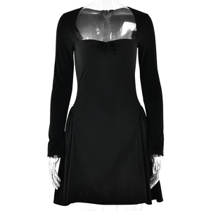 Robe ligne A noire à manches longues avec décolleté carré et nœud papillon chic