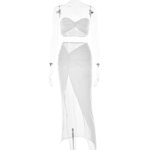 Conjunto sexy blanco de dos piezas con top bandeau plisado y falda larga con raja