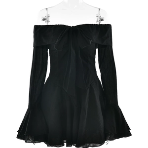 Robe courte noire épaules dénudées avec grand nœud frontal et des manches évasées