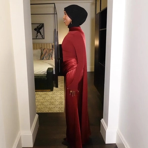 Slim fit long sleeve dark red evening dress with elegant floor-length satin fishtail hem