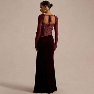 Robe de soirée élégante bordeaux en dentelle et velours avec dos nu et fente haute