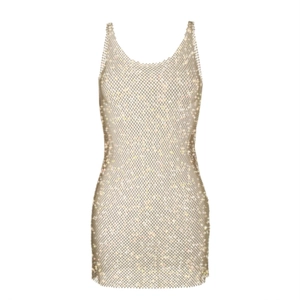 Mini robe en maille strassée dorée claire avec une silhouette moulante sans manches