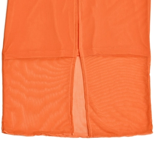 Détail du tissu en maille orange vif avec fente latérale et finition des coutures