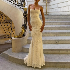Robe Maxi en Dentelle Blanche Sexy pour Femmes avec Bretelles Spaghetti Dos Nu Croisé Coupe Slim Sirène pour Mariage Fête