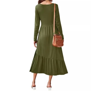 Robe longue verte olive à manches longues avec taille haute et jupe à volants évasée
