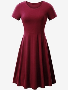 Short sleeve wine red A-line dress with round neck and high waist slim fit design