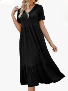 Robe longue noire à col en V pour femmes avec manches courtes et poches pour l'été