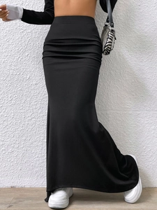 Elegant black high waist knitted fishtail skirt in slim fit maxi length for women
