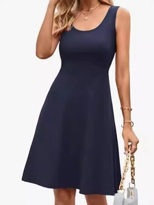 Ärmelloses dunkelblaues A-Linien-Kleid mit Rundhalsausschnitt und schmaler Passform