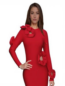 Robe bandage rouge à manches longues avec fleurs 3D découpées pour soirée chic