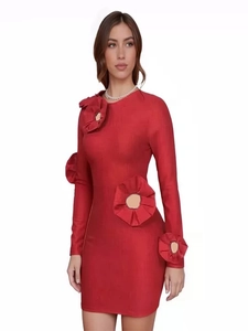 Robe bandage rouge à manches longues avec fleurs 3D et coupe ajustée pour femmes