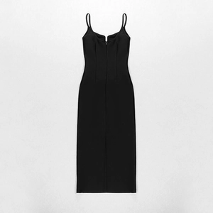 Robe midi bandage noire élégante, coupe ajustée, fines bretelles et fente au dos