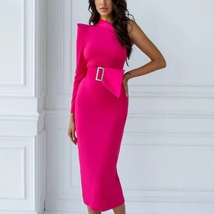 Robe Bandage Élégante Rose Rouge à Une Épaule Manches Longues Avec Ceinture Moulante Asymétrique Party Robe Midi Femme