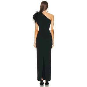 Elegant black one-shoulder bandage dress with luxury ostrich feathers and high slit