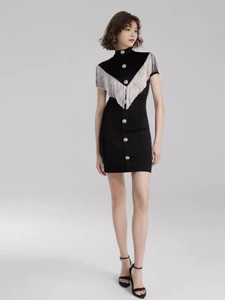 Abito Mini Nero Elegante Donna Con Frange Bianche Nappe Dettaglio Bottoni In Metallo Argentato Girocollo Slim Fit Manica Corta Per Festa