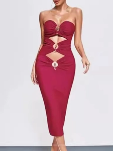 Robe Midi Moulante Sans Bretelles Sexy Pour Femmes Ajourée Devant Avec Anneau Métallique Fête De Nuit Coupe Ajustée Unie