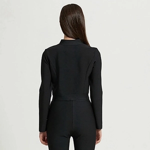 Veste ajustée noire à manches longues pour femme avec boutons dorés, vue arrière détaillée