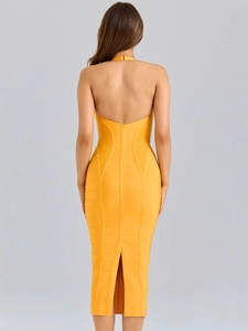 Sexy orange gestreiftes rückenfreies Bandagenkleid mit Neckholder und hohem Stretchanteil