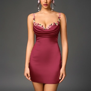 Abito da Donna Sexy in Raso Mini con Ricamo Floreale Scollo a Drappeggio Schiena Scoperta Aderente Festa Rosso Vino Nero