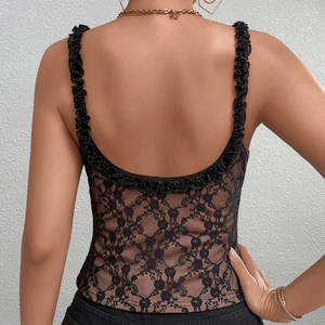 Débardeur en dentelle noire pour femmes avec dos en U profond et bretelles à volants