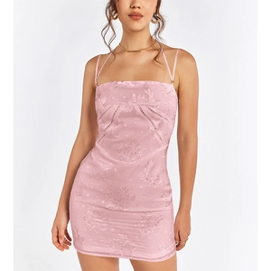 Robe Mini en Satin Jacquard Floral Sexy pour Femmes Dos Nu Rose Col Bénitier Ajouré Lacet Robe de Soirée Moulante