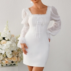 Robe Mini Sexy Col Carré Dos Nu Manches Évasées pour Femmes Élégante Blanche Chiffon Patchwork Dentelle Robe de Fête Moulante