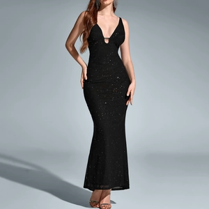 Robe de soirée élégante noire à paillettes, col en V et coupe sirène avec dos nu sexy