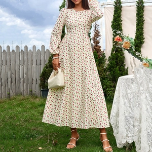 Robe longue trapèze à manches longues avec imprimé floral et taille haute cintrée