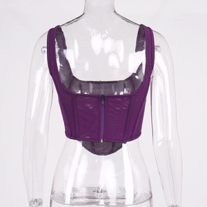 Détail du dos du corset en tulle violet avec baleines verticales et fermeture éclair
