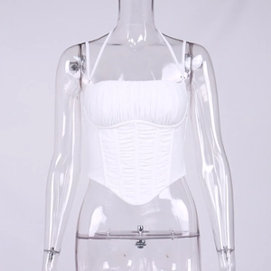 Detailansicht eines weißen Korsett-Tops mit Raffung, Neckholder und Fischgrätenstruktur