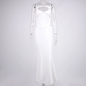 Détail de la robe sirène blanche montrant la structure du corset et les découpes