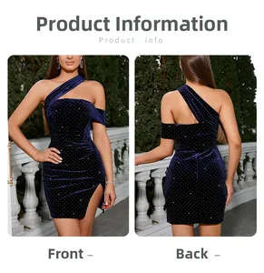 Détail de robe en velours bleu marine avec paillettes scintillantes et fente latérale