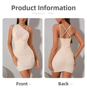 Vues avant et arrière d'une mini robe en maille beige avec corsage et détails froncés
