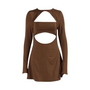 Mini abito sexy marrone con ritagli, maniche lunghe e schiena scoperta