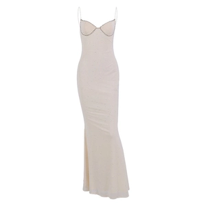 Robe longue élégante en tulle à paillettes blanc cassé avec col cœur et cristaux