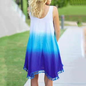 Robe sans manches dégradée blanc et bleu pour femme avec dos nu et ourlet à franges