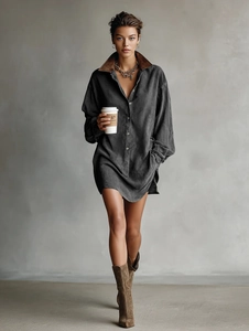 Robe chemise femme en velours côtelé anthracite avec col contrasté marron et coupe ample