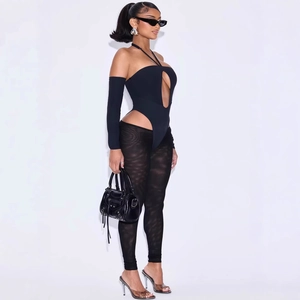 Schwarzer Neckholder-Body mit Cut-outs und transparenter Netzhose im Set-Design